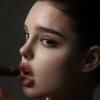 Aly.revolver Desnuda