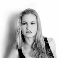 Anca Radici Desnuda