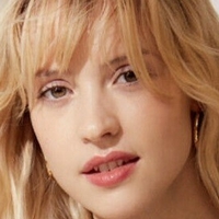 Angèle Desnuda