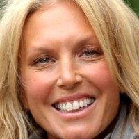 Annalise Braakensiek Desnuda