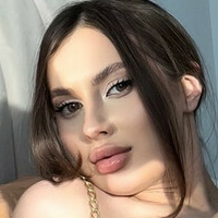 Avery Alena Desnuda