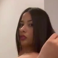 Chloe Warm Desnuda