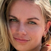 Claire Schroeder Desnuda