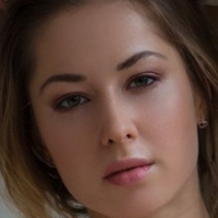 Diana Lark Desnuda