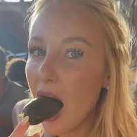 Emily Sarah Schweiger Desnuda