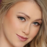 Everyn Darling Desnuda