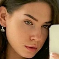 Helen Pyatibratova Desnuda
