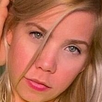 Izza Kowalski Desnuda