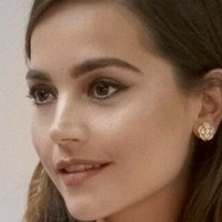 Jenna Louise Coleman Desnuda