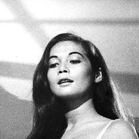 Nancy Kwan Desnuda