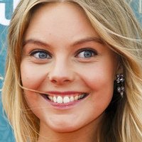 Nell Hudson Desnuda