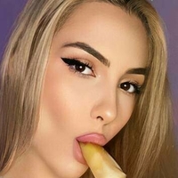 ninakhalifa Desnuda