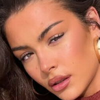 Olivia Phillips Desnuda