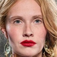 Sandra Hunke Desnuda